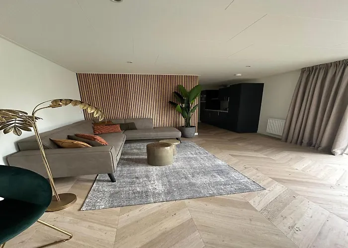 Pleasant In Ulicoten